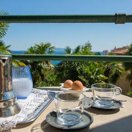 Penthouse And Piano Nobile Prkg Wifi Garden Near Away From Roads Apartman