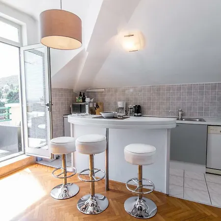 Apartman Penthouse And Piano Nobile Prkg Wifi Garden Near Away From Roads *