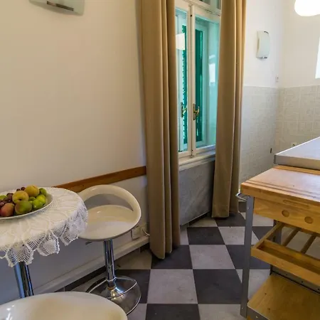 Penthouse And Piano Nobile Prkg Wifi Garden Near Away From Roads Abbázia